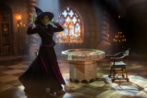 Image of Agatha Harkness dressed as the Wicked Witch of the West in the Agatha All Along series